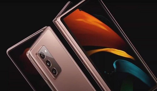 此外,galaxy z fold2 5g的超感官靈動摺疊屏還提供1-120hz的自適應