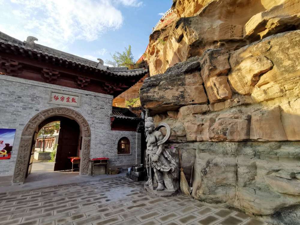佳县云岩寺,始建于唐代,距今逾千年,黄河峡谷中的古刹_腾讯新闻