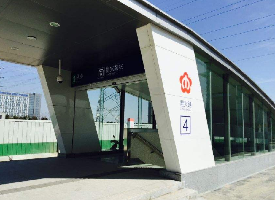 江北天街位于江北新区研创园,地铁三号线星火路站直达,是江北首个地铁