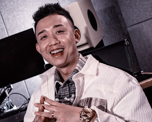 gai首次晒儿子正面照,看清孩子五官:跟爸爸如同复制粘贴