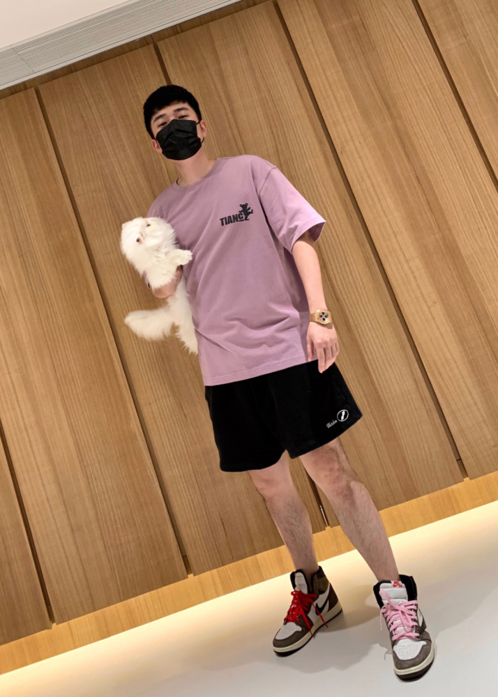 陈赫当爸爸后越发任性,在aj上抹"芭比粉口红",还引爆潮流