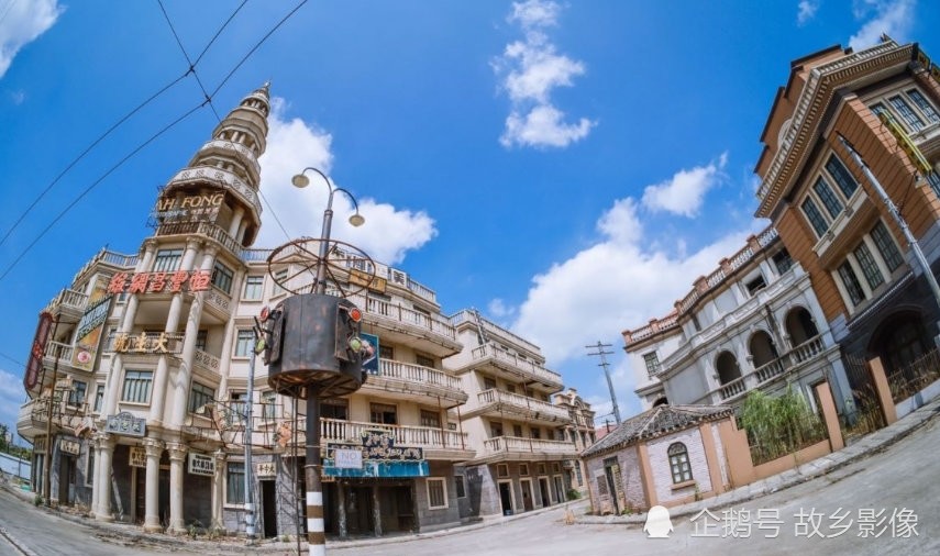 八佰|电影《八佰》花5.5亿，建68栋楼房，实则是下一个旅行打卡地