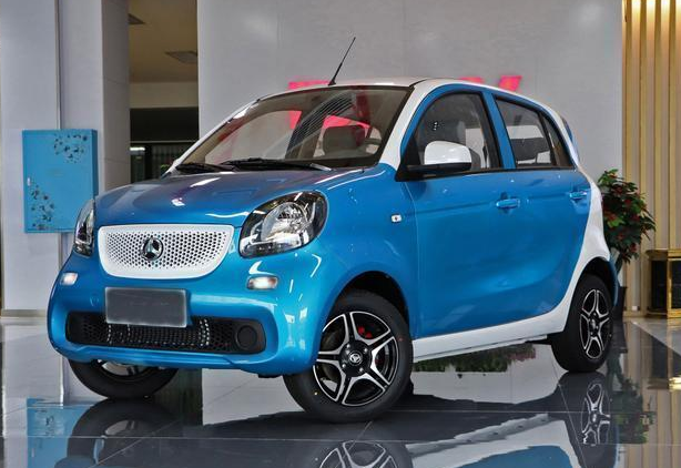 国产奔驰smart上市了一看实车网友奔驰的孪生兄弟