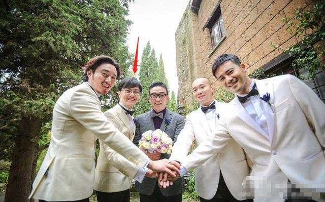 张靓颖|张靓颖与男友认爱后首同框！男方全程保驾护航，两人疑似早已同居
