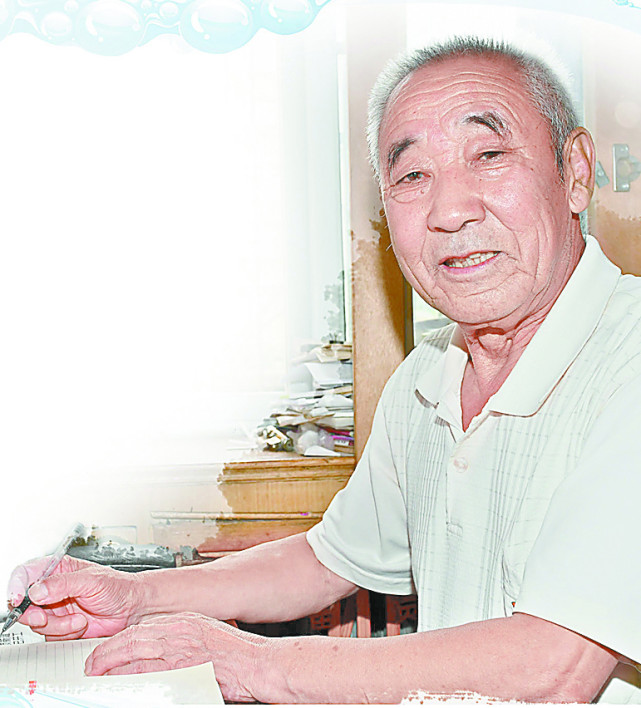 起当年建设密云水库的往事,王敬魁老人兴致勃勃地唱起了当时的打夯歌