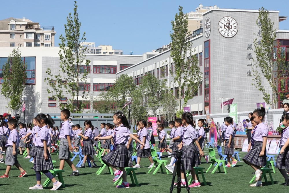 清华附小|探访回天名校开学首日：每个学生都要学会游泳