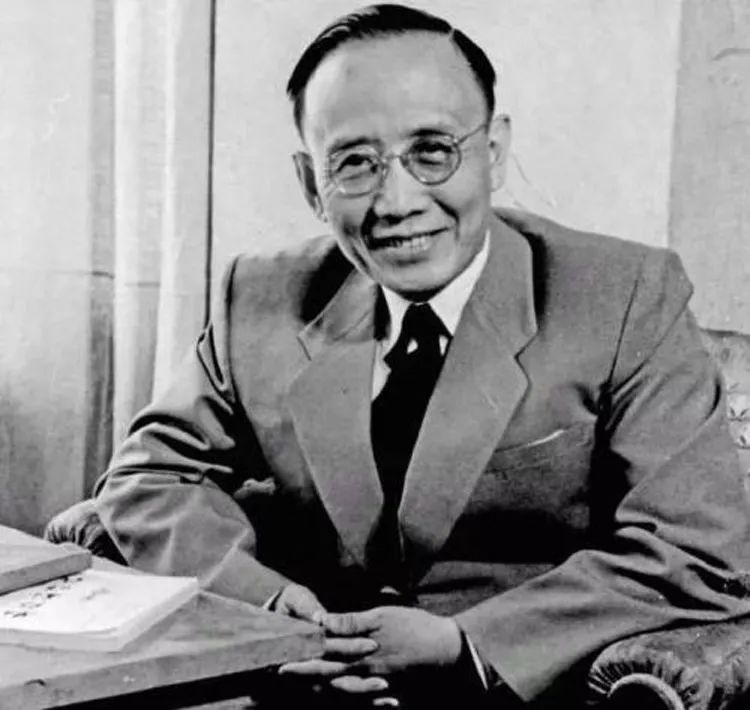 苏轼|古有苏东坡，今有郭沫若：郭沫若为什么自称比苏轼牛，他配吗？