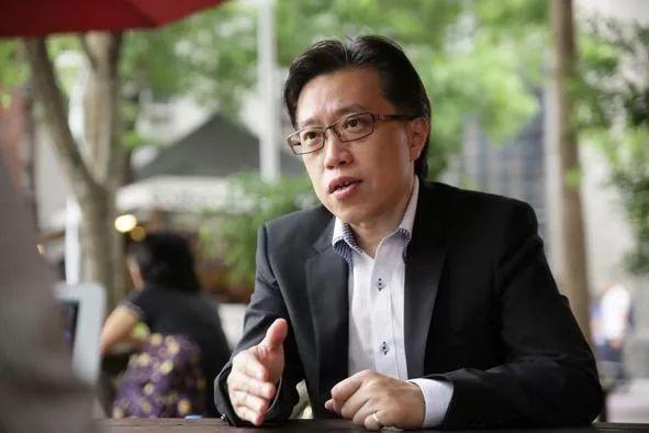 "馆长"被枪击住院,政治人物纷纷探望,网友叹:台湾政治的悲哀