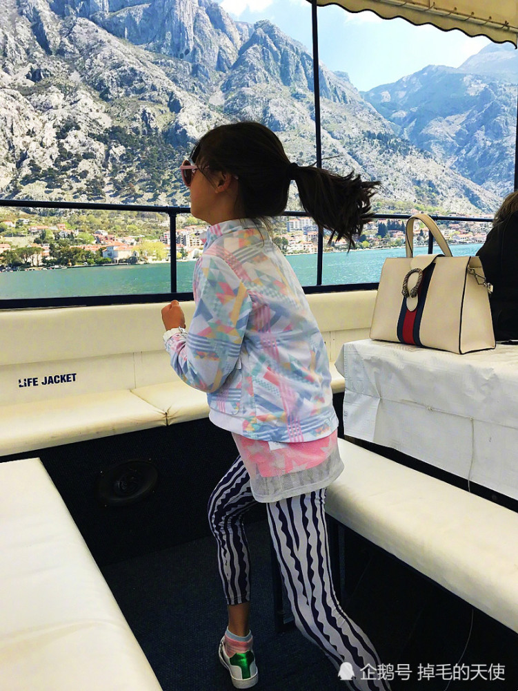 邻家少女初长成12岁森蝶筷子腿吸睛线条优美网友冠军已在路上