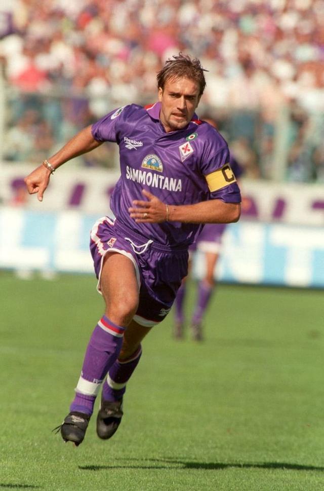 上世纪90年代足坛最好的中锋阿根廷战神巴蒂斯图塔