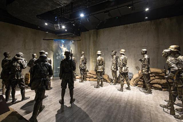 看过《八佰》后,重游四行仓库,这里曾是民国四大银行的金库