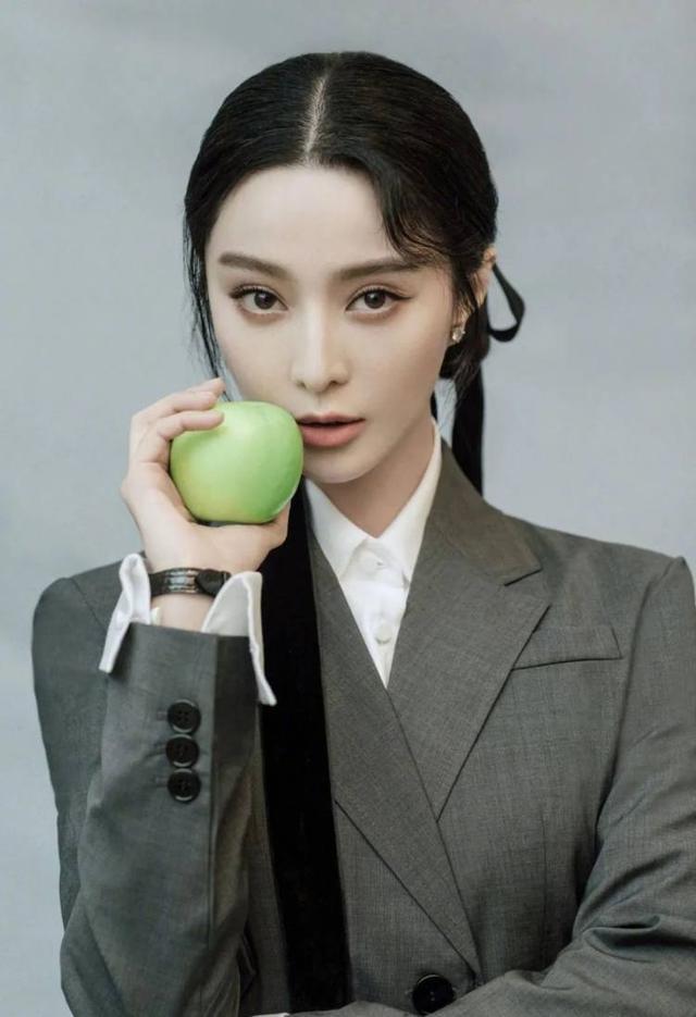范冰冰|范冰冰脸肿似蔡明，活动生图颜值落差大，无惧官司尽显复出战斗力
