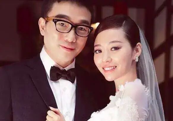 张靓颖|张靓颖恋情公开后现身，陈秋莳全程护驾男友力爆棚，一定要幸福