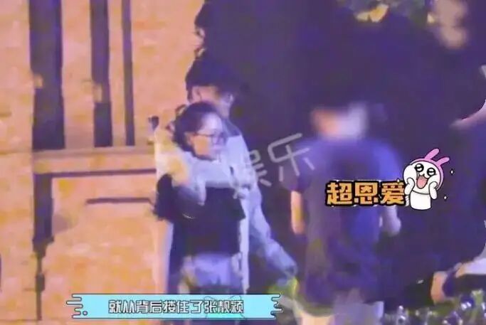 张靓颖|张靓颖恋情公开后现身，陈秋莳全程护驾男友力爆棚，一定要幸福