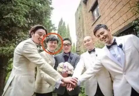 张靓颖|张靓颖恋情公开后现身，陈秋莳全程护驾男友力爆棚，一定要幸福