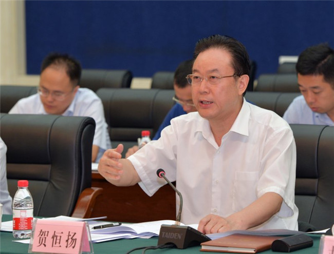 贺恒扬:下大功夫抓好涉民企"挂案"清理工作