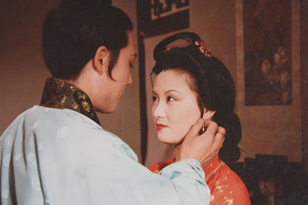 王熙凤|从神妃仙子到夜叉婆，贾琏和王熙凤从蜜里调油到休妻，发生了啥事