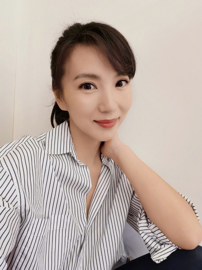 陈好|万人迷陈好晒近照貌美依旧，41岁的她诞下三个孩子仍保持女神状态