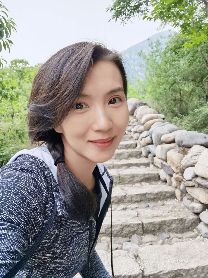 陈好|万人迷陈好晒近照貌美依旧，41岁的她诞下三个孩子仍保持女神状态