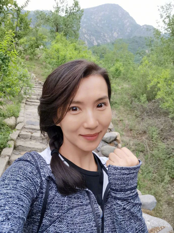 陈好|万人迷陈好晒近照貌美依旧，41岁的她诞下三个孩子仍保持女神状态