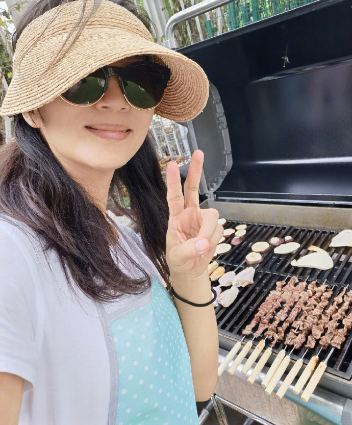 陈好|万人迷陈好晒近照貌美依旧，41岁的她诞下三个孩子仍保持女神状态