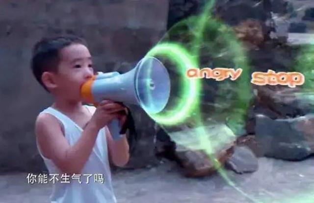 陈小春|陈小春为应采儿做催乳汤，从山鸡哥变煮夫，用擦碗布洗鱼却穿了帮