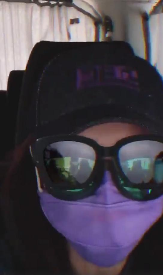 张柏芝|张柏芝带儿逛街，三胎正脸曝光太像哥哥，曾无意晒出老妈新婚戒？