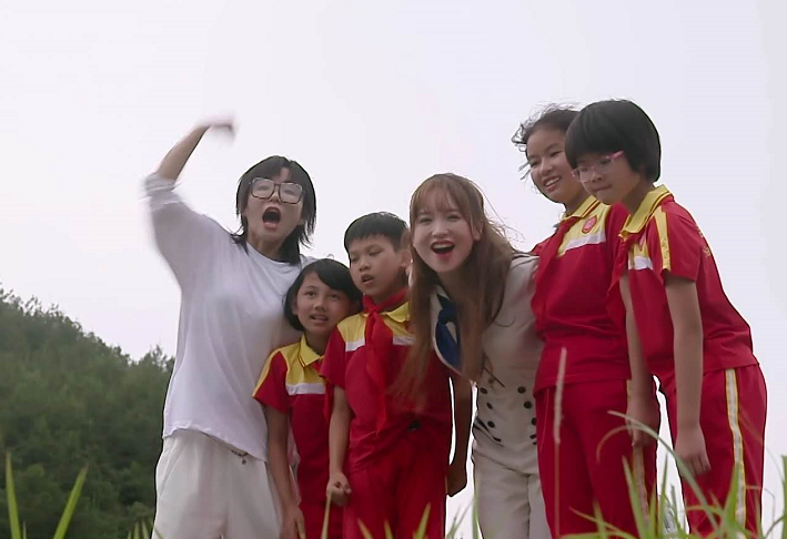 浪姐|《浪姐》个人冲浪榜：孟佳遥遥领先，李斯紧追万茜，伊能静垫底