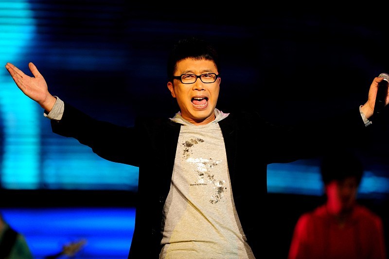 庞龙|凭借《两只蝴蝶》狂赚2亿4千万的庞龙，后来过得怎么样了？