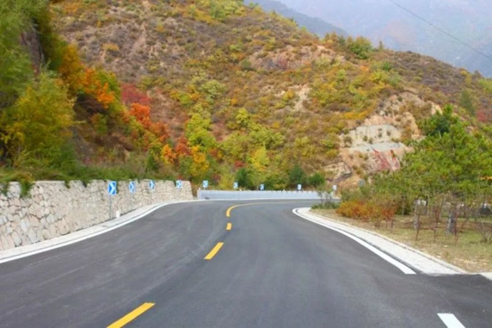 自驾|绝美自驾赏秋公路大盘点！北京周边的“秋名山”