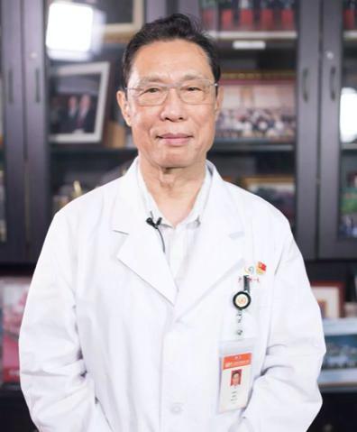 钟南山|钟南山又现身了！开学第一课上秀书法，听到湖北考生志愿眼泛泪光