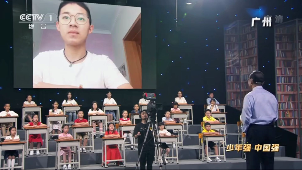 钟南山|钟南山又现身了！开学第一课上秀书法，听到湖北考生志愿眼泛泪光