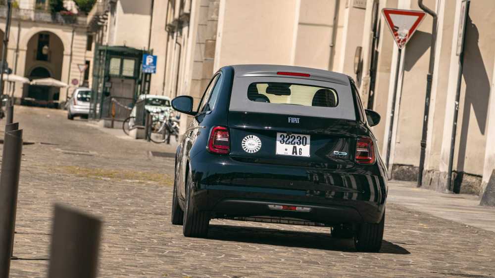 2020年全新菲亚特500电动车:可爱的都市小车_腾讯新闻