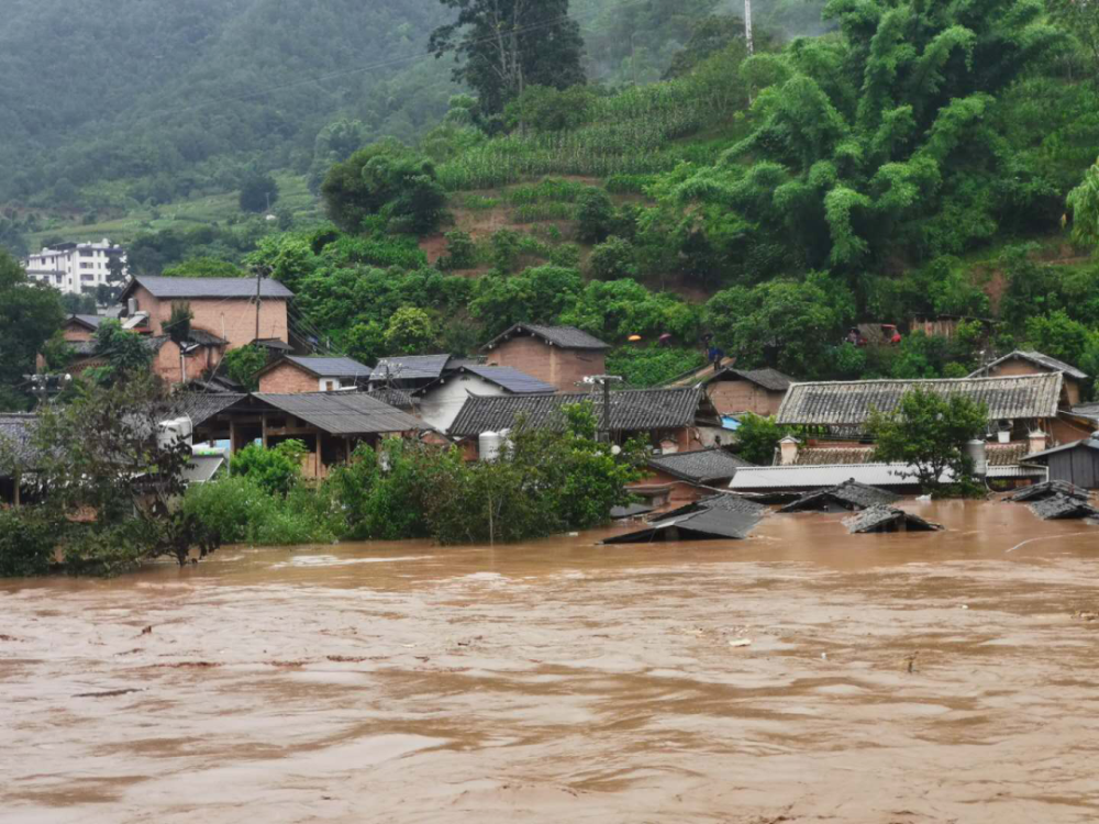 雲南普洱景東暴雨致13個鄉受災 多部門聯合緊急馳援災區