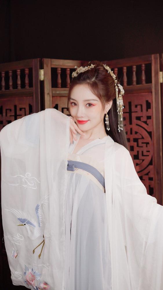 李小璐|李小璐与甜馨自拍，选错滤镜曝光真实状态，皱纹黑眼圈现形，少女感说没就没