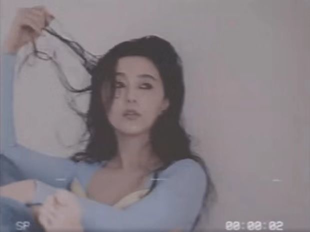 范冰冰|范冰冰再登杂志封面，挑战百变复古妆容，画烟熏妆被赞霸气范爷