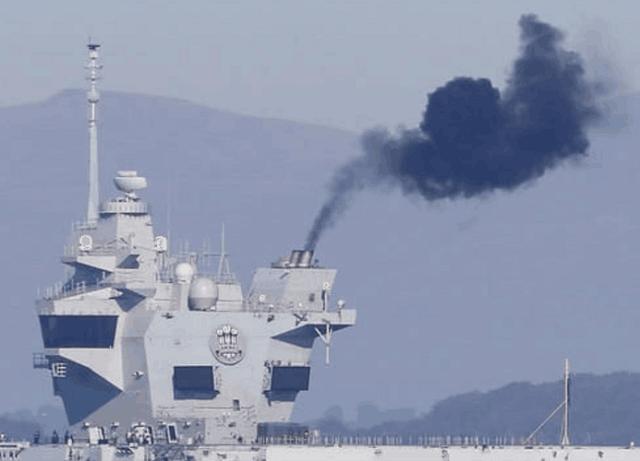 075两栖舰冒出大量黑烟俄罗斯看了冷嘲热讽发动机存在问题