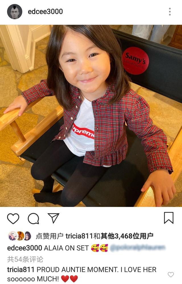 陈冠希|陈冠希晒3岁半女儿萌照，Alaia对镜甜笑显成熟，网友感慨长大了