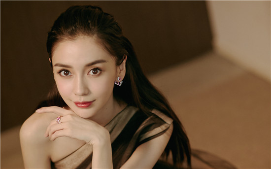 angelababy|章子怡夸奖杨颖的演技，后者称还要继续努力，网友为啥不服气？