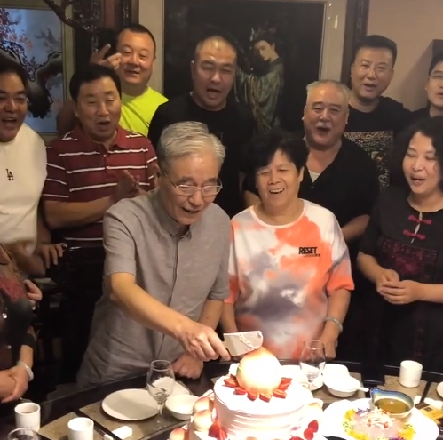 相声|著名相声大师马志明过75岁生日，满头白发的样子让人看了心疼