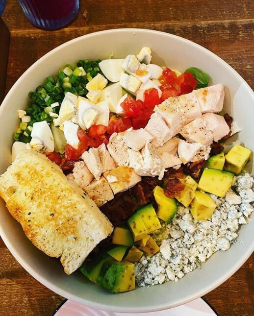 林心如|林心如为女儿做早餐后晒自拍，闺蜜赞她是一百分妈妈，她却倍感无奈