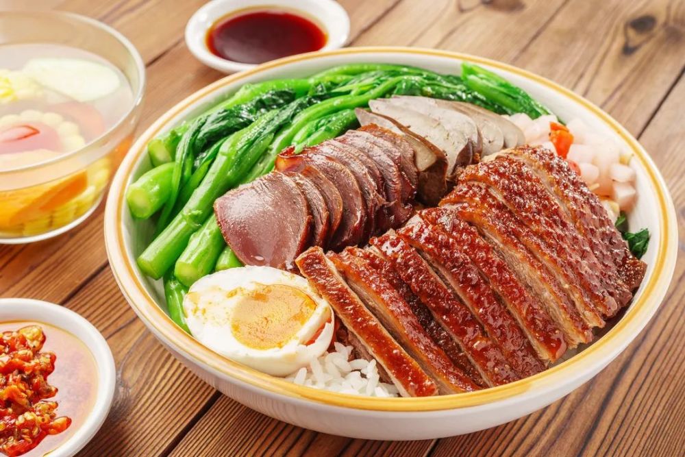 明月当空对酒当歌让这喝完鹅汤之后思绪飘扬