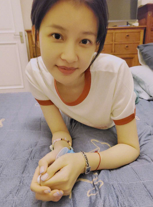 孙怡|孙怡获三岁女儿掌镜拍美照，全素颜超耐打，大福摄影技术越来越好