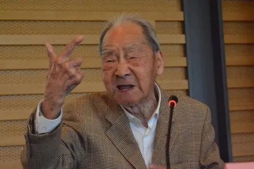 生活在树上|中文书写用“翻译腔”，不好吧？！