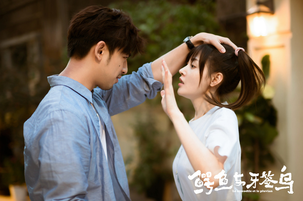 张天爱|吴秀波糊了后，为何是张天爱扛旗？学倪妮走时尚路的她扛得动？