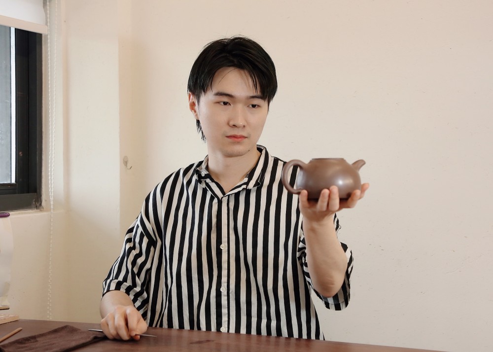 紫砂壶|做把紫砂壶要写一首RAP，搞个漆器要和爱马仕联名？