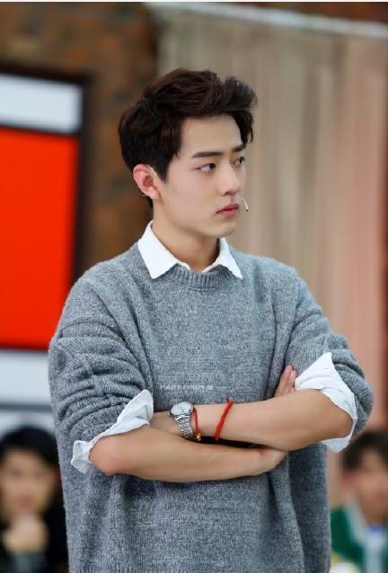 肖战|肖战正式开拍新剧，粉丝助他拿下榜单好成绩，拥护度让人羡慕！