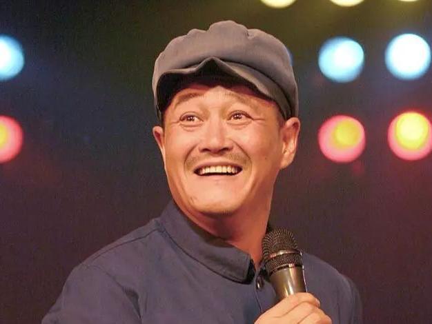 赵本山|赵本山手头开始吃紧，透露养不起私人飞机，欲半折出售却无人问津