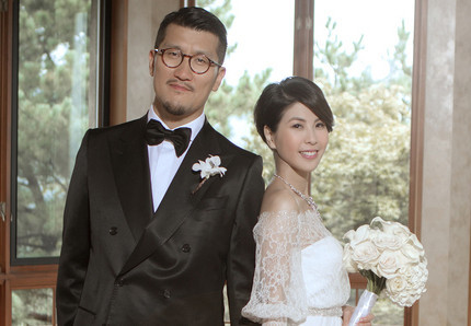 爱吧》与该电影韩国摄影师金英敏相恋,并在交往不到半年就闪婚了!