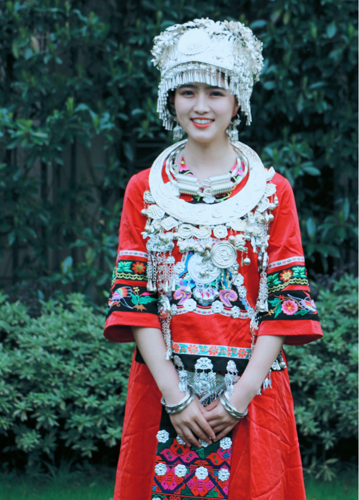 决战脱贫前线和十八洞村一起蝶变95后网红腊肉姑娘辞职返乡直播带货